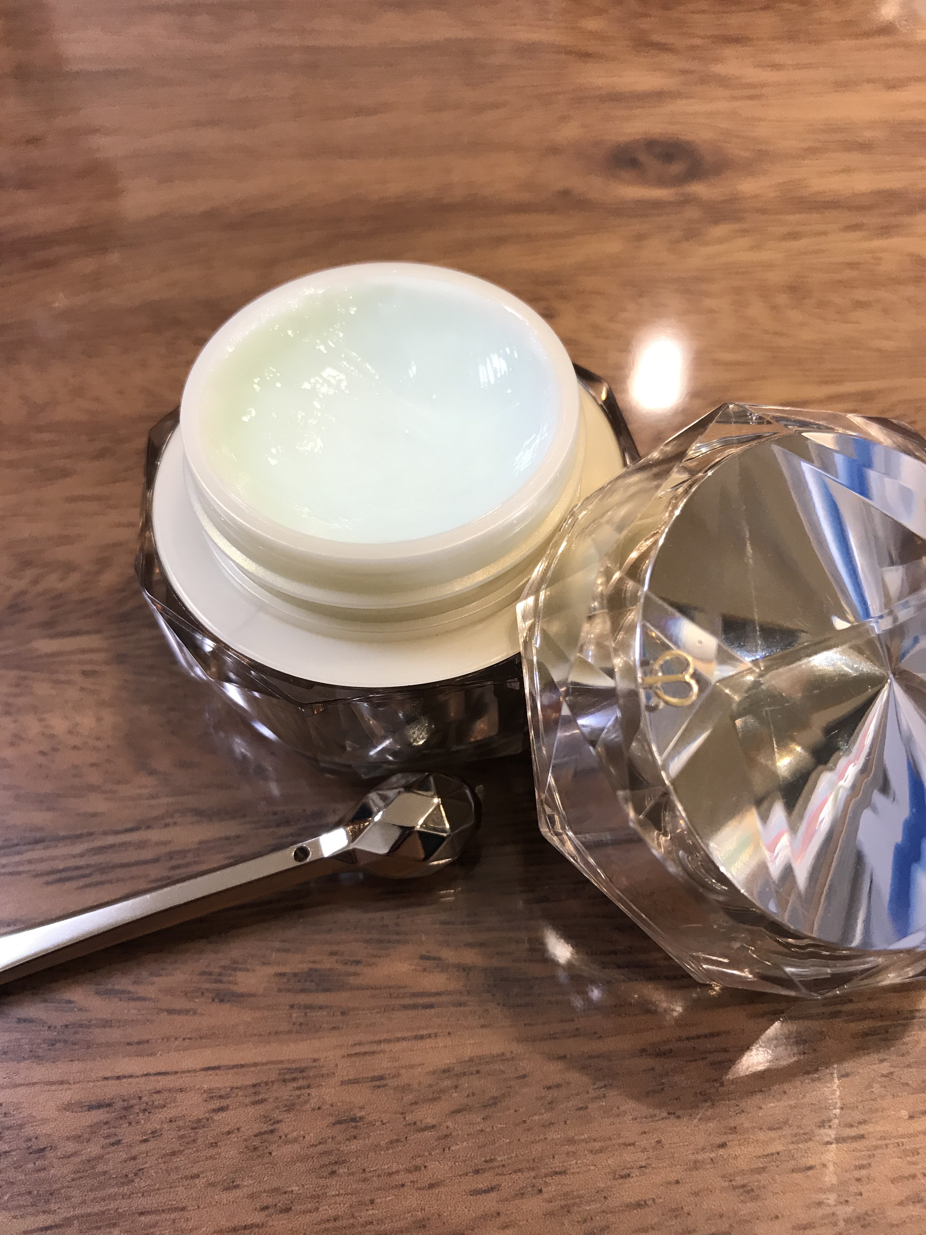 クレ・ド・ポー ボーテ / クレームコントゥールデジューnの公式商品