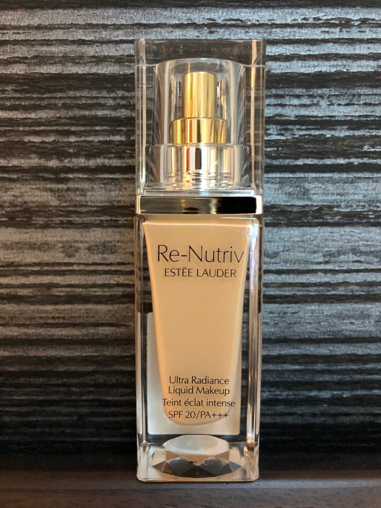 エスティ ローダー / リニュートリィブ ラディアンス リクイッド