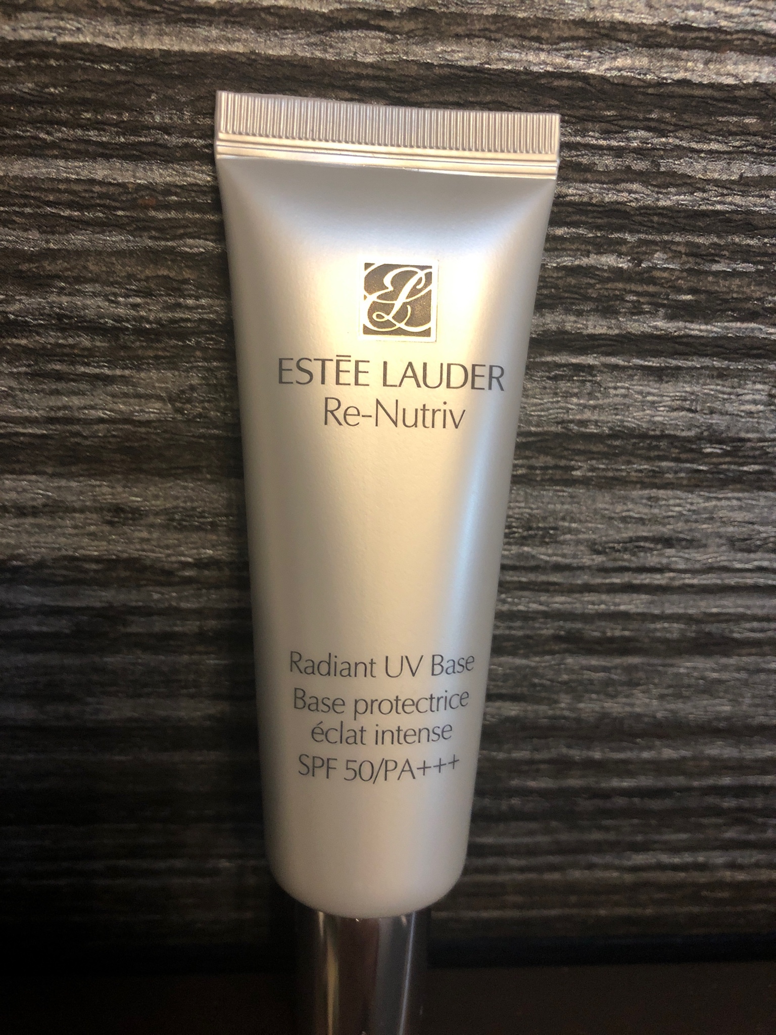 エスティ ローダー / リニュートリィブ ラディアント UV ベースの