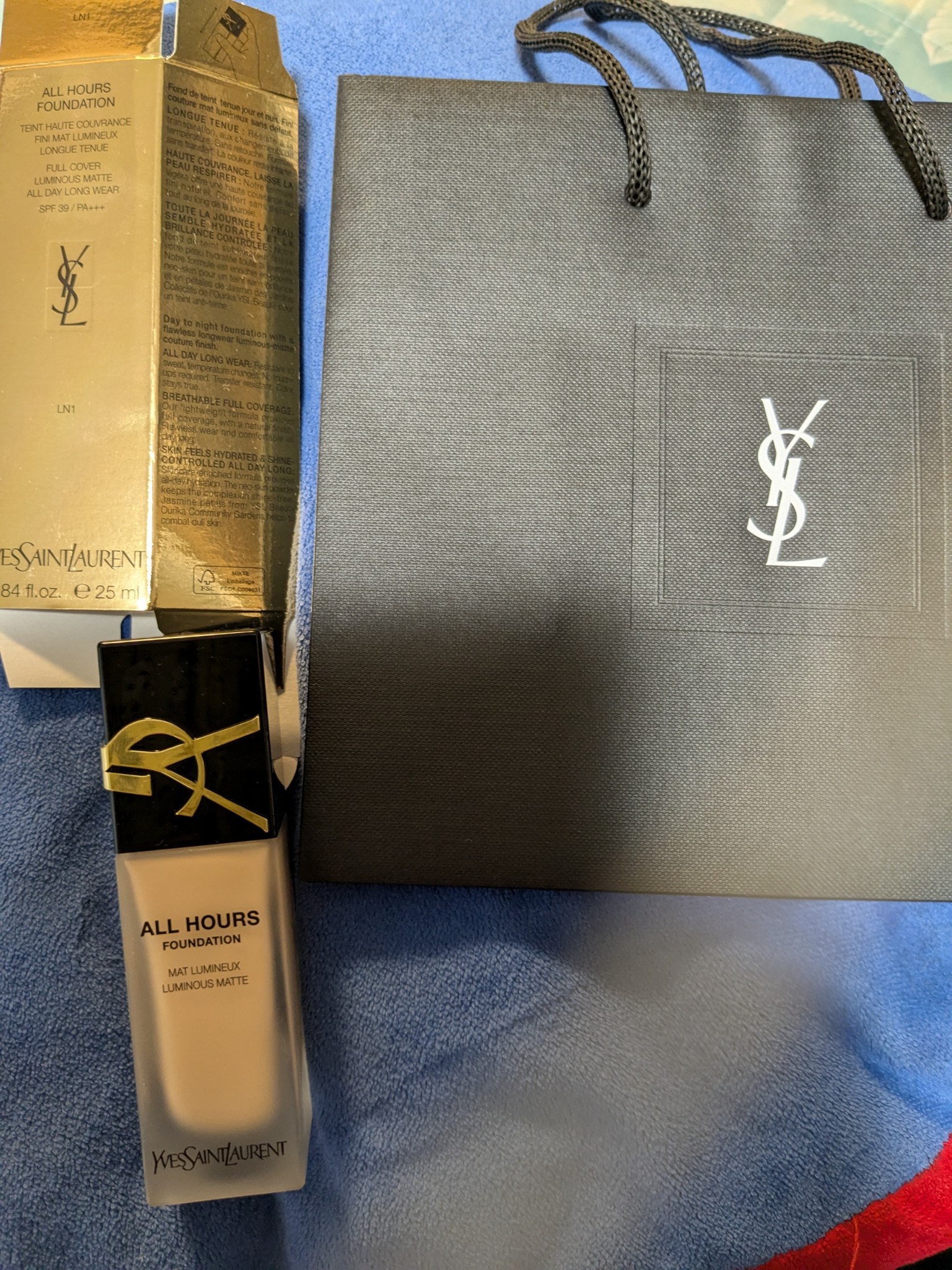 イヴ・サンローラン / オールアワーズ リキッド LN1の公式商品情報