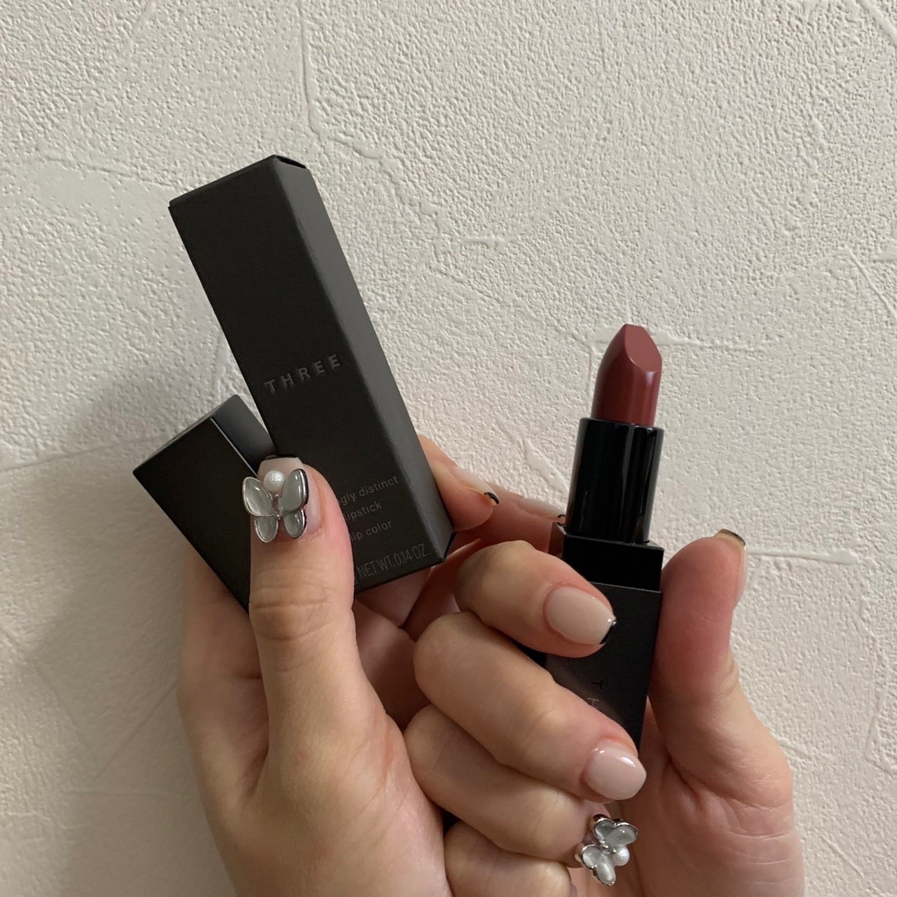 THREE / デアリングリィデミュアリップスティック 11 MULTICULTURE