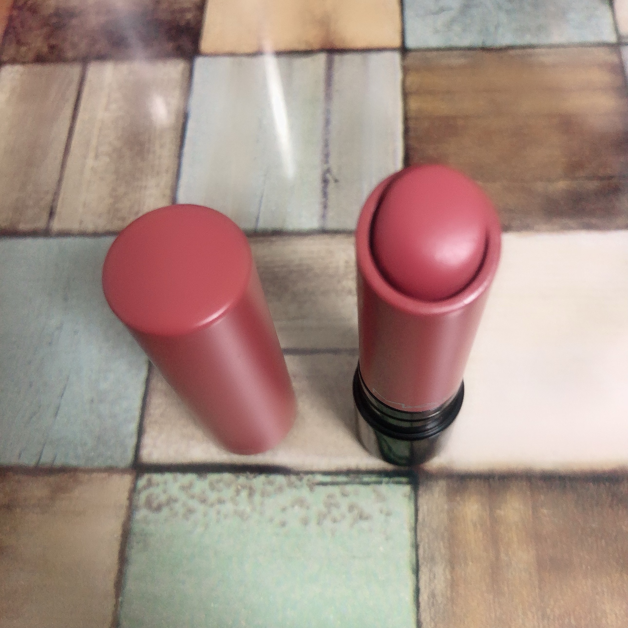 M・A・C / リップテンシティ リップスティック スモークド アーモンド