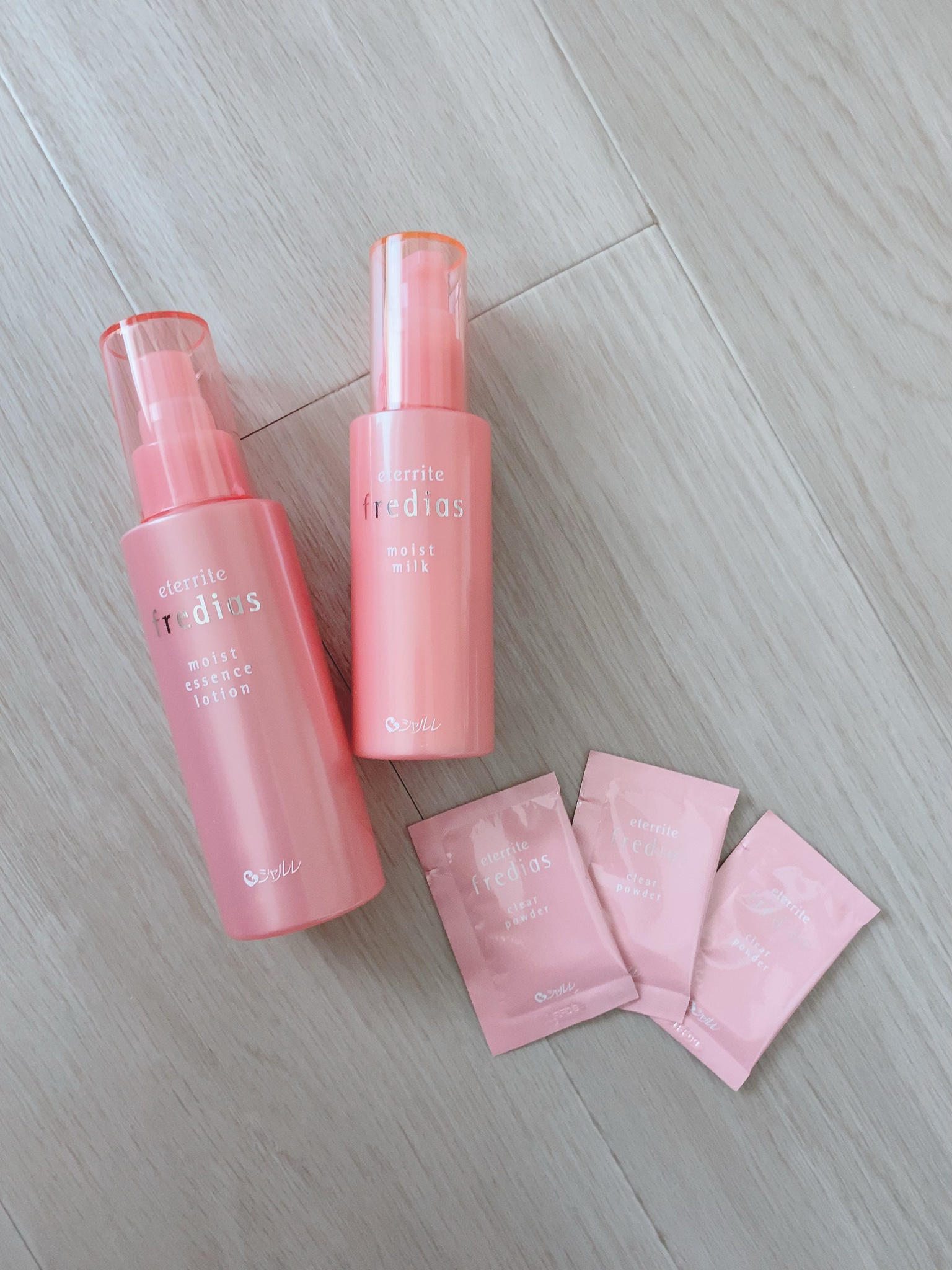 シャルレ / エタリテ フレディアス モイストエッセンスローションの