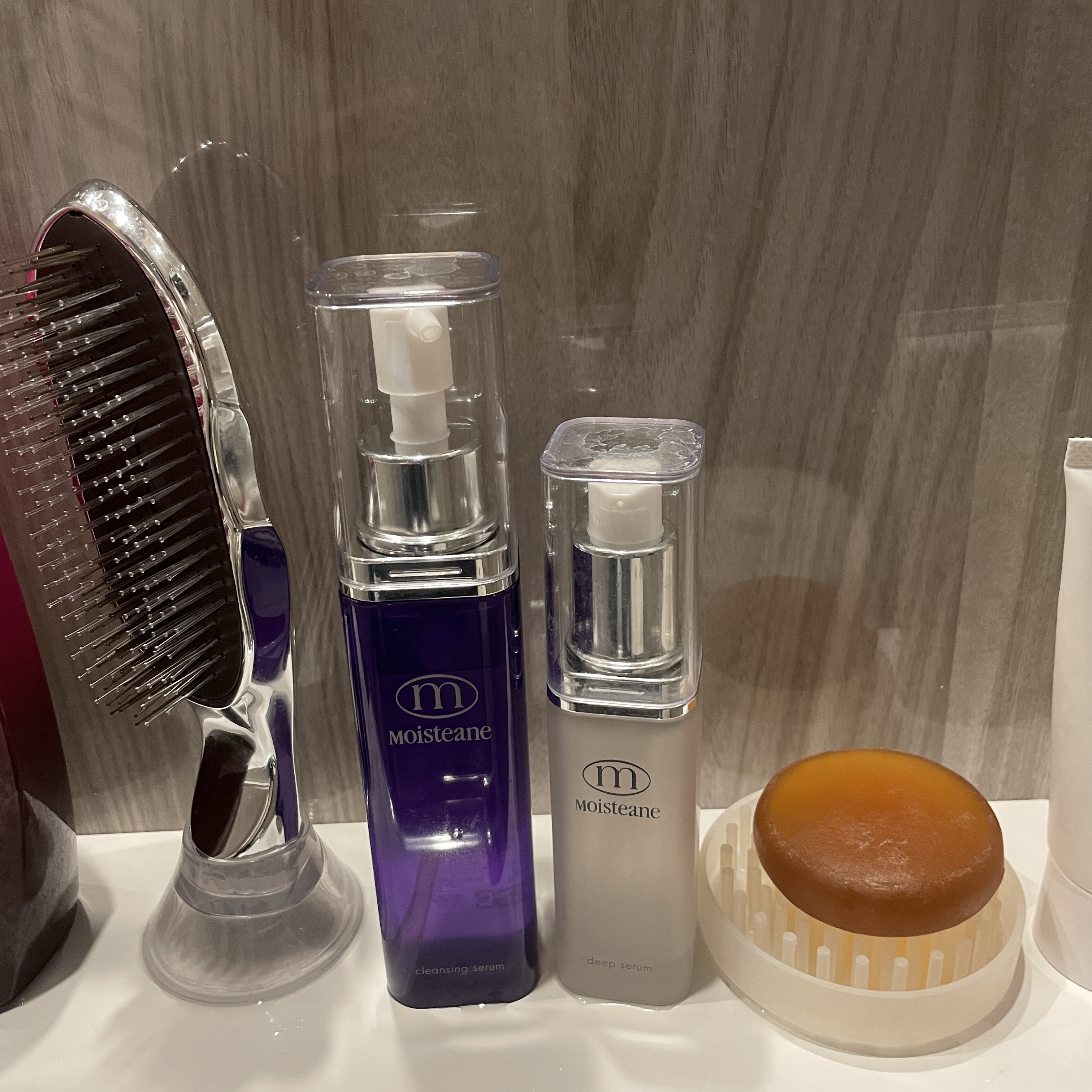 モイスティーヌ / ディープセラムの公式商品情報｜美容・化粧品情報は