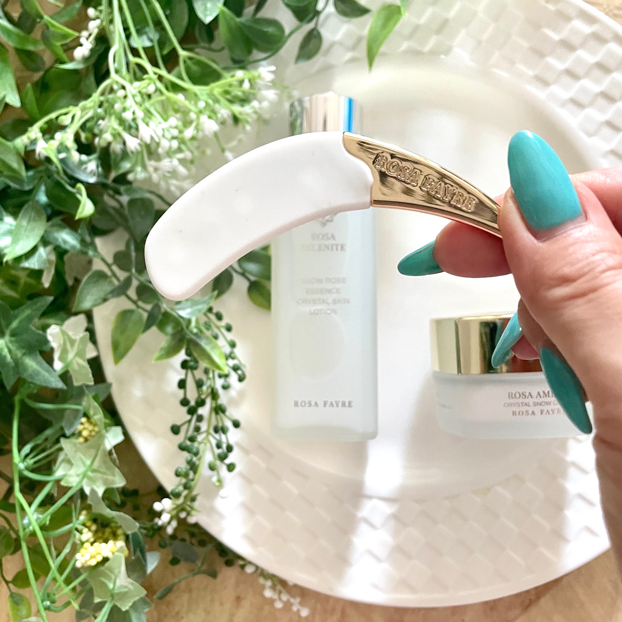 ロサ フェア / ロサ アンバー クリスタル スノー クリーム 50gの公式