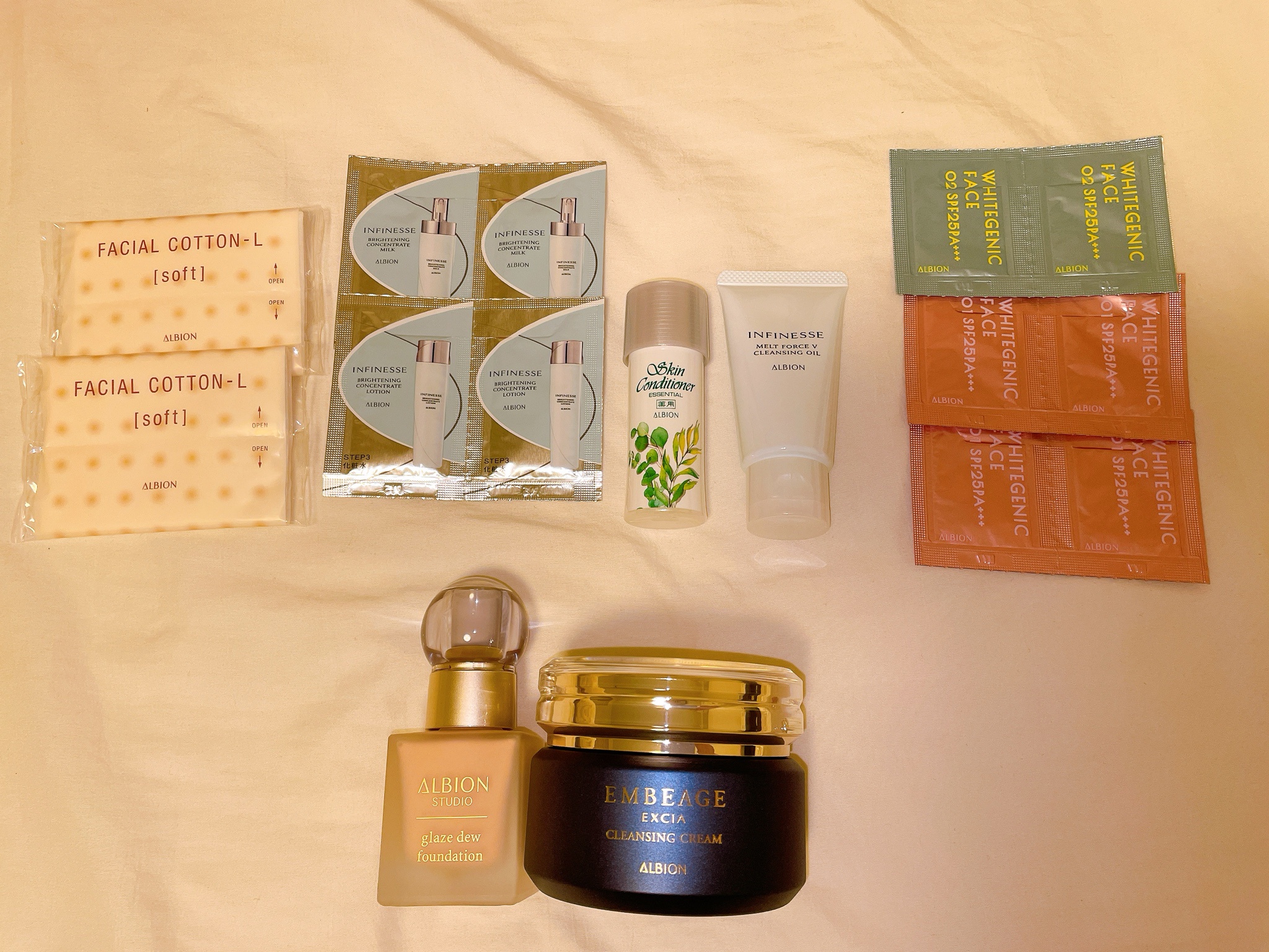 アルビオン / エクシア アンベアージュ クレンジングクリームの公式