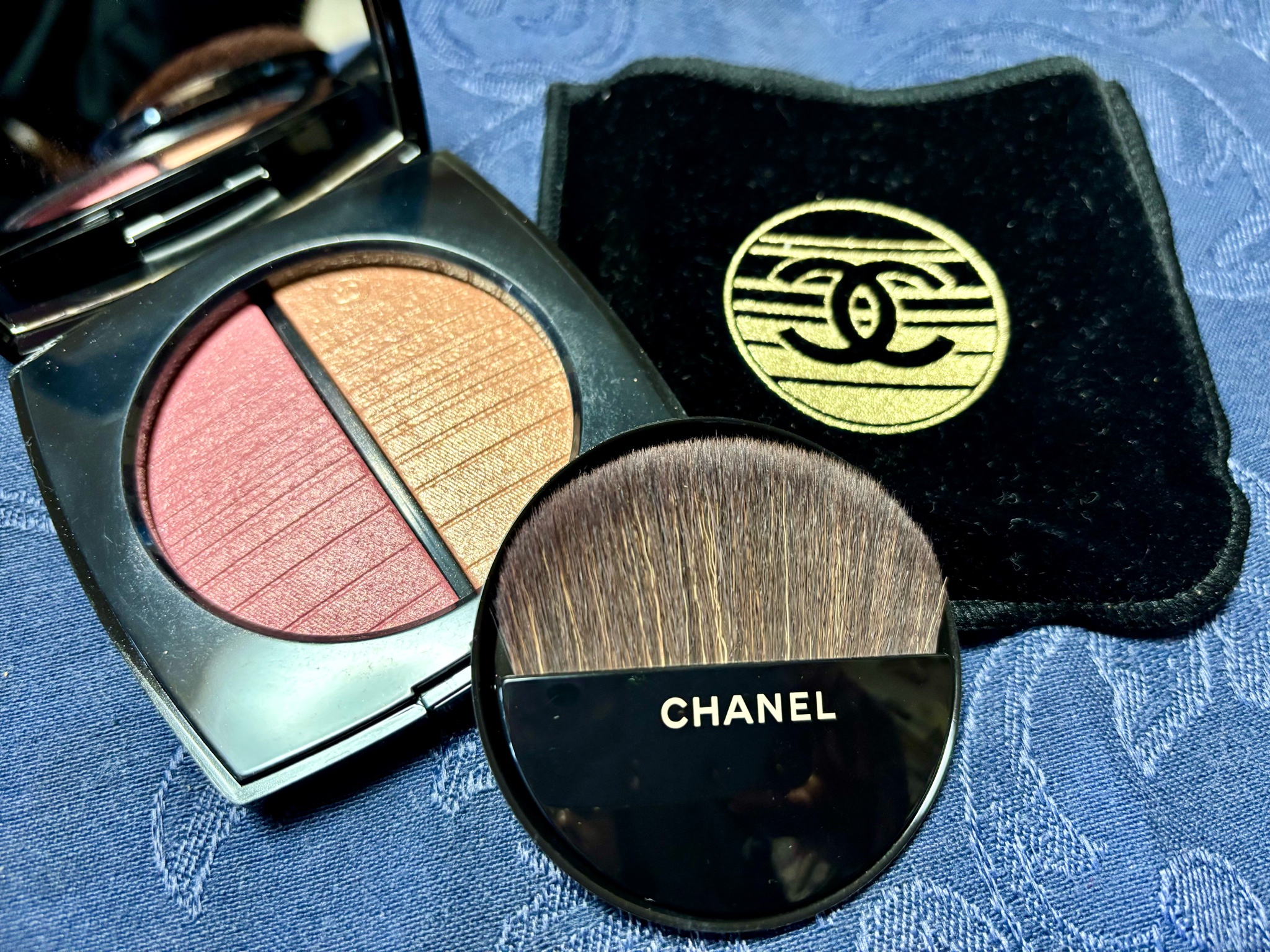 シャネル / レ ベージュ ヘルシー ゴールデン グロウ パウダー エクラ