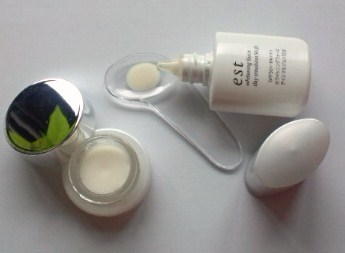 エスト / ホワイトニングクロスシナジー ソリッドスポッツの公式商品