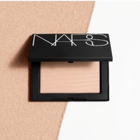 シャネル / レ ベージュ ヘルシー ゴールデン グロウ パウダー エクラ