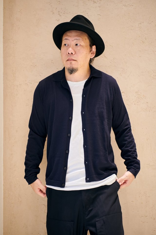 干場愛用のカシミヤ。ファルコネーリは上質で極上の肌触りなのに手頃