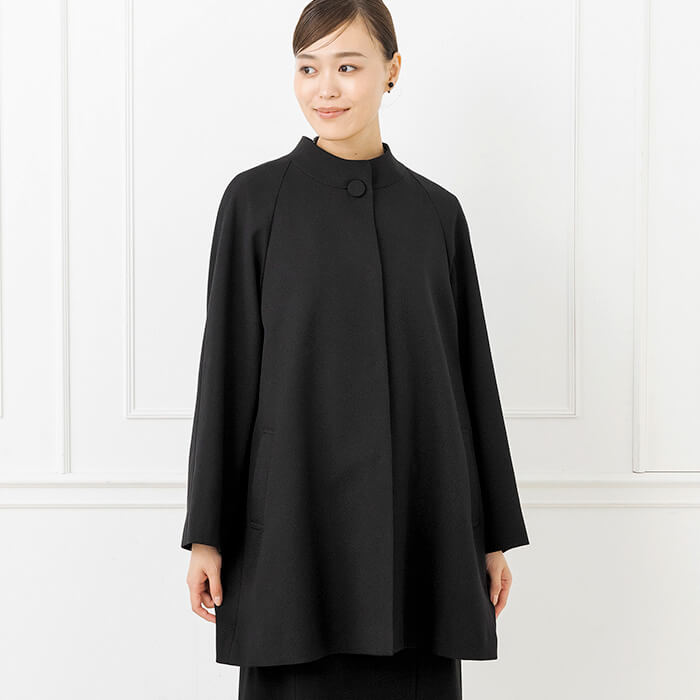 ラグランスリーブのショート丈コート M・ブラック｜東京ソワール