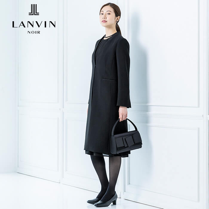 サテンアクセントを加えたロングジャケット 11号・ブラック｜東京