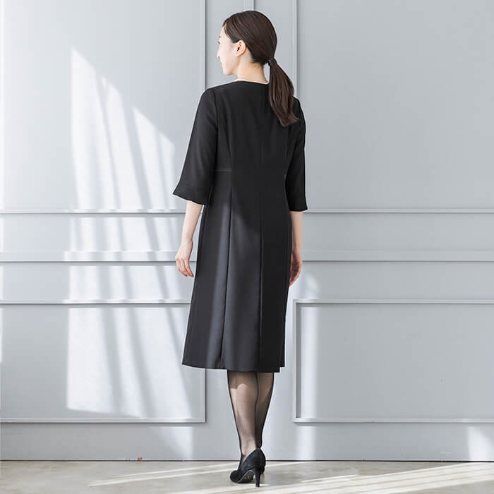 ベーシックなブラックフォーマル4点セット 9号・ブラック｜東京