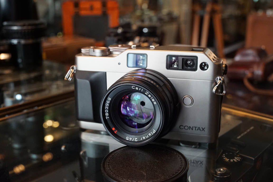 Contax G1 + Zeiss Planar 45mm f/2 in Black - Fotohandel Delfshaven