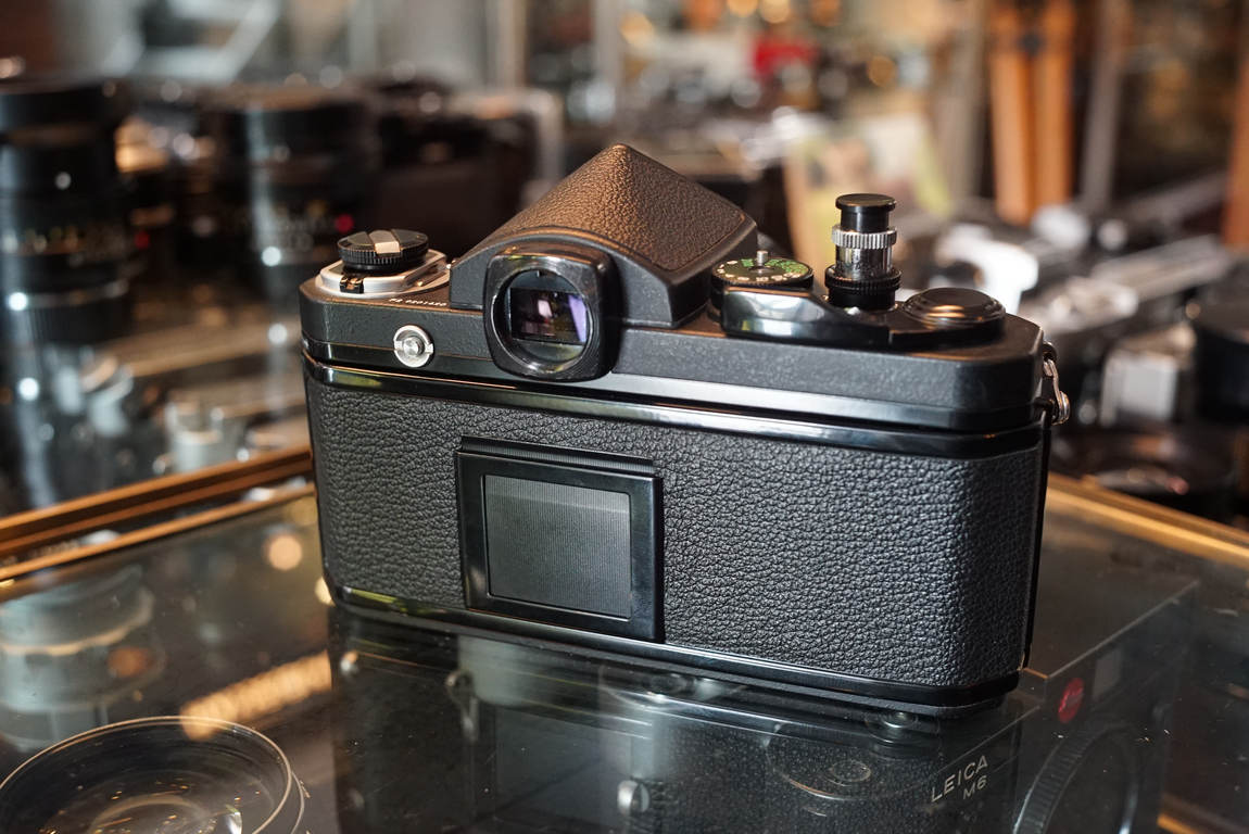 Nikon F2 Titanium w/ Nikkor 55mm f/1.2 S-C - Fotohandel Delfshaven