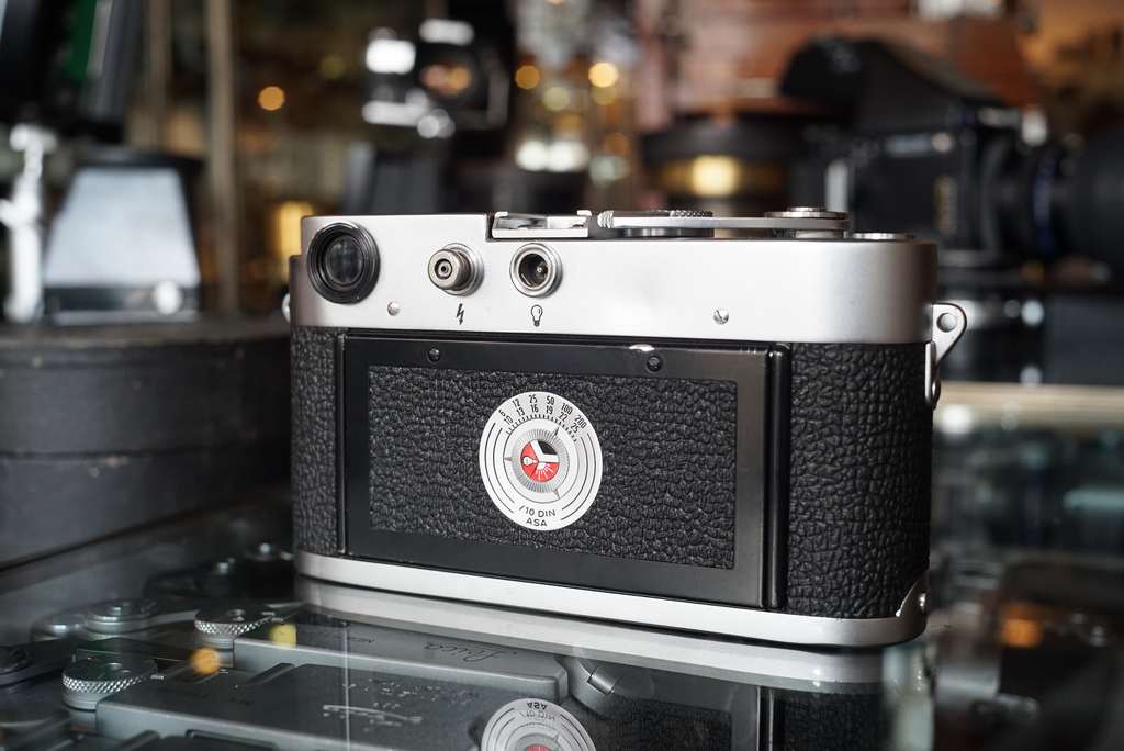 Leica M3 DS (1954 First Batch) + Leitz Summarit f=5cm F/1.5 lens