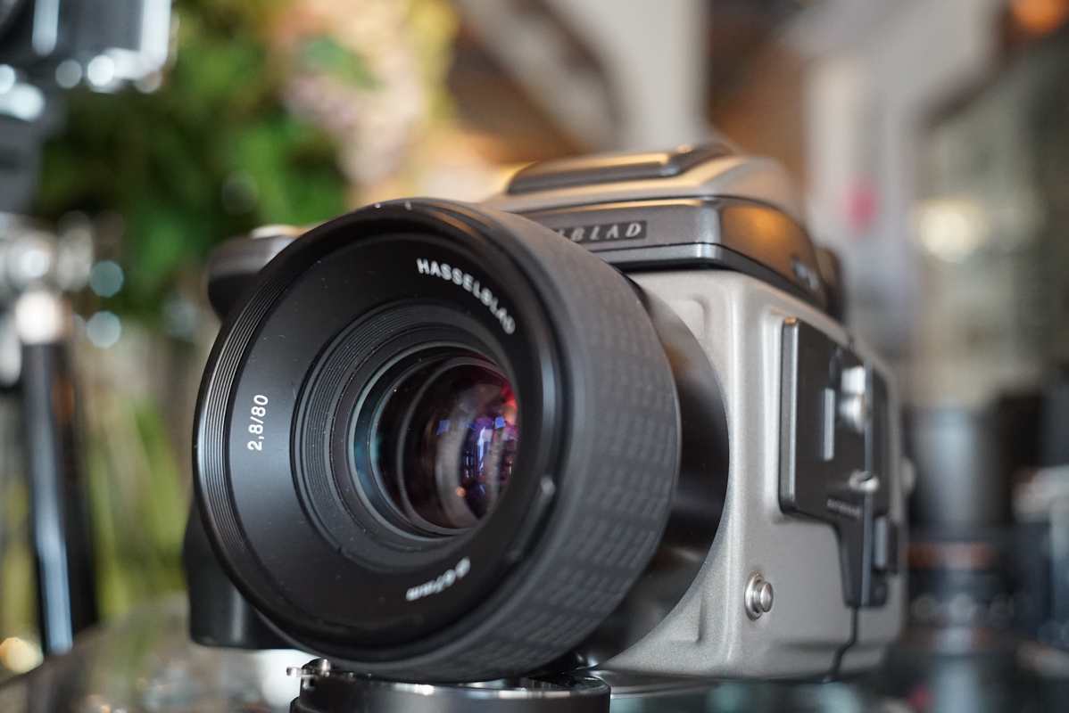 Hasselblad H1 + HM16-32 Filmback + HC 2.8/80mm lens - Fotohandel