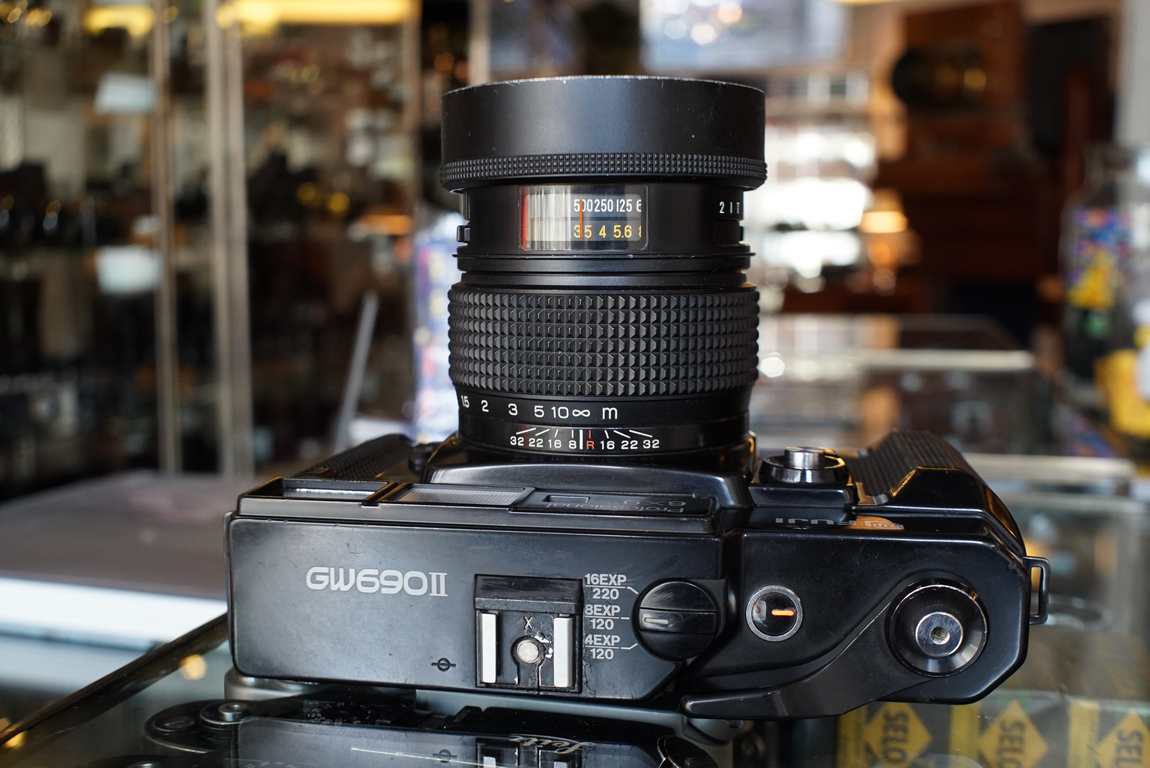 Fuji GW690II medium format rangefinder - Fotohandel Delfshaven