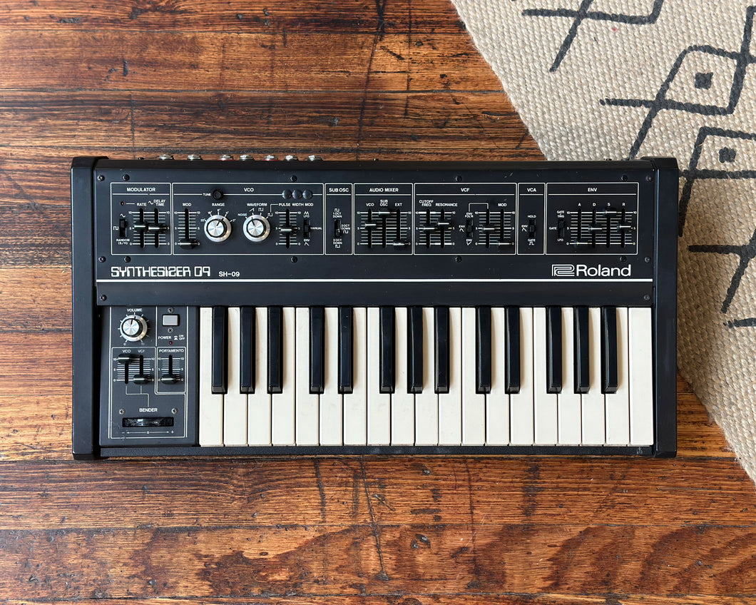 Roland SH-09 Synthesizer 09 Monophonic Analogue Synthesizer