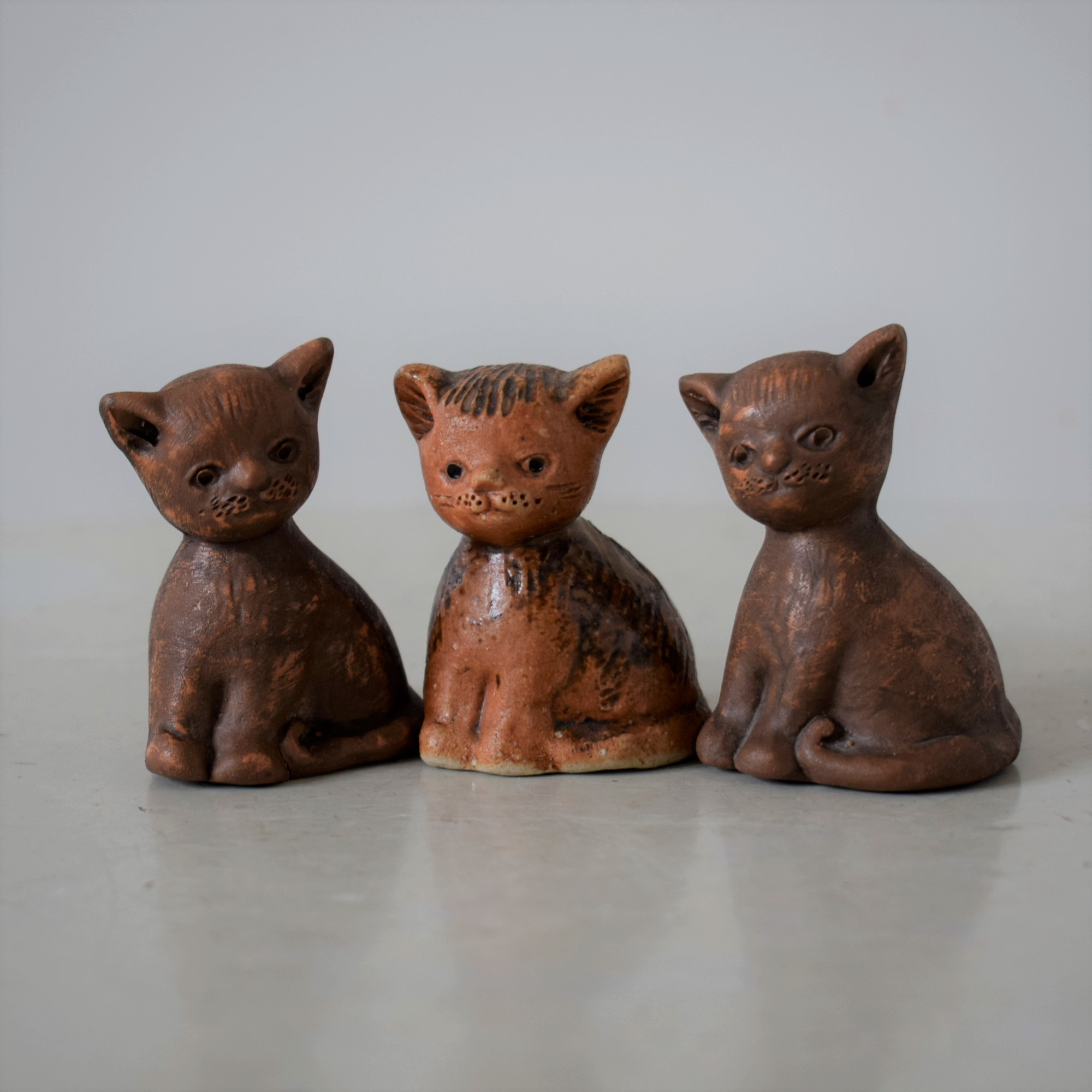 猫・ネコの置き物 / 艶・釉薬あり / Rutebo・ルーテボ | florantik