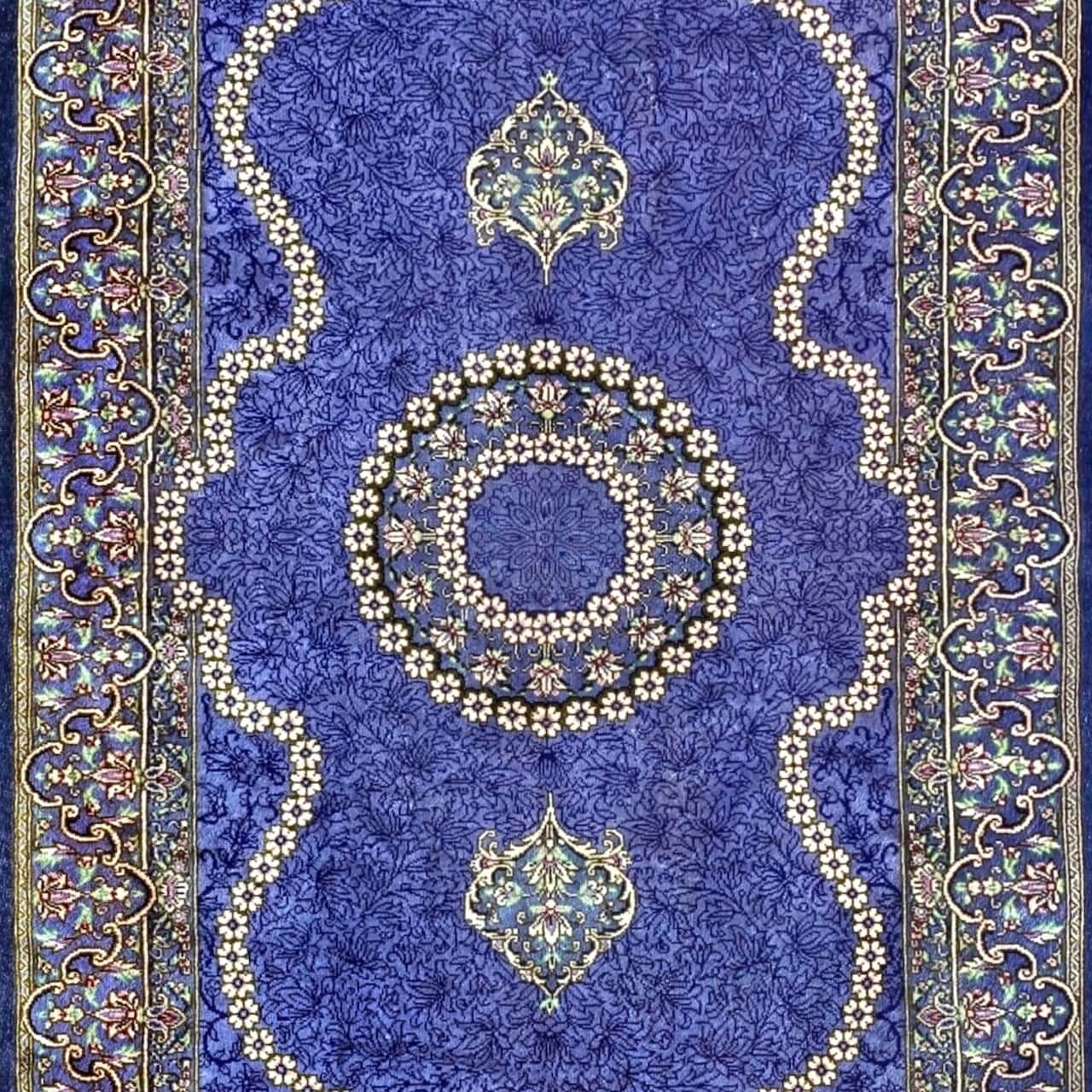 ペルシャ絨毯【シルク】クム 93x58cm *3301CZ | ペルシャ絨毯専門店