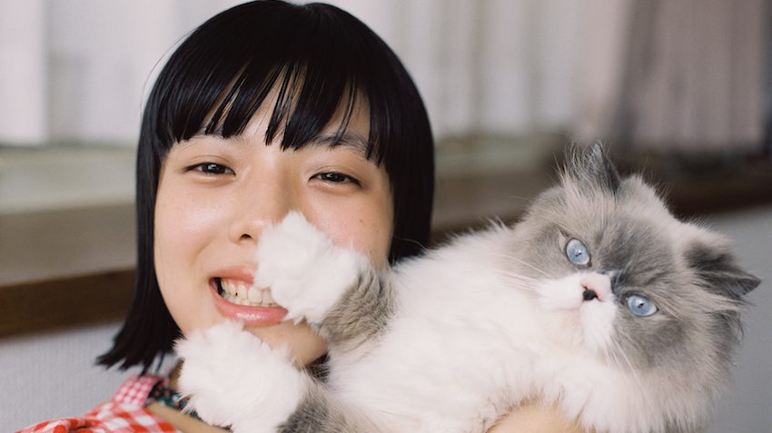 カネコアヤノが最新作『燦々』のジャケット写真と収録曲を公開｜先行