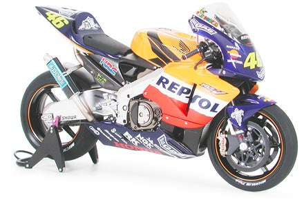Tamiya 1:12 Repsol Honda RC211V (LW) – Frankton Model Shop
