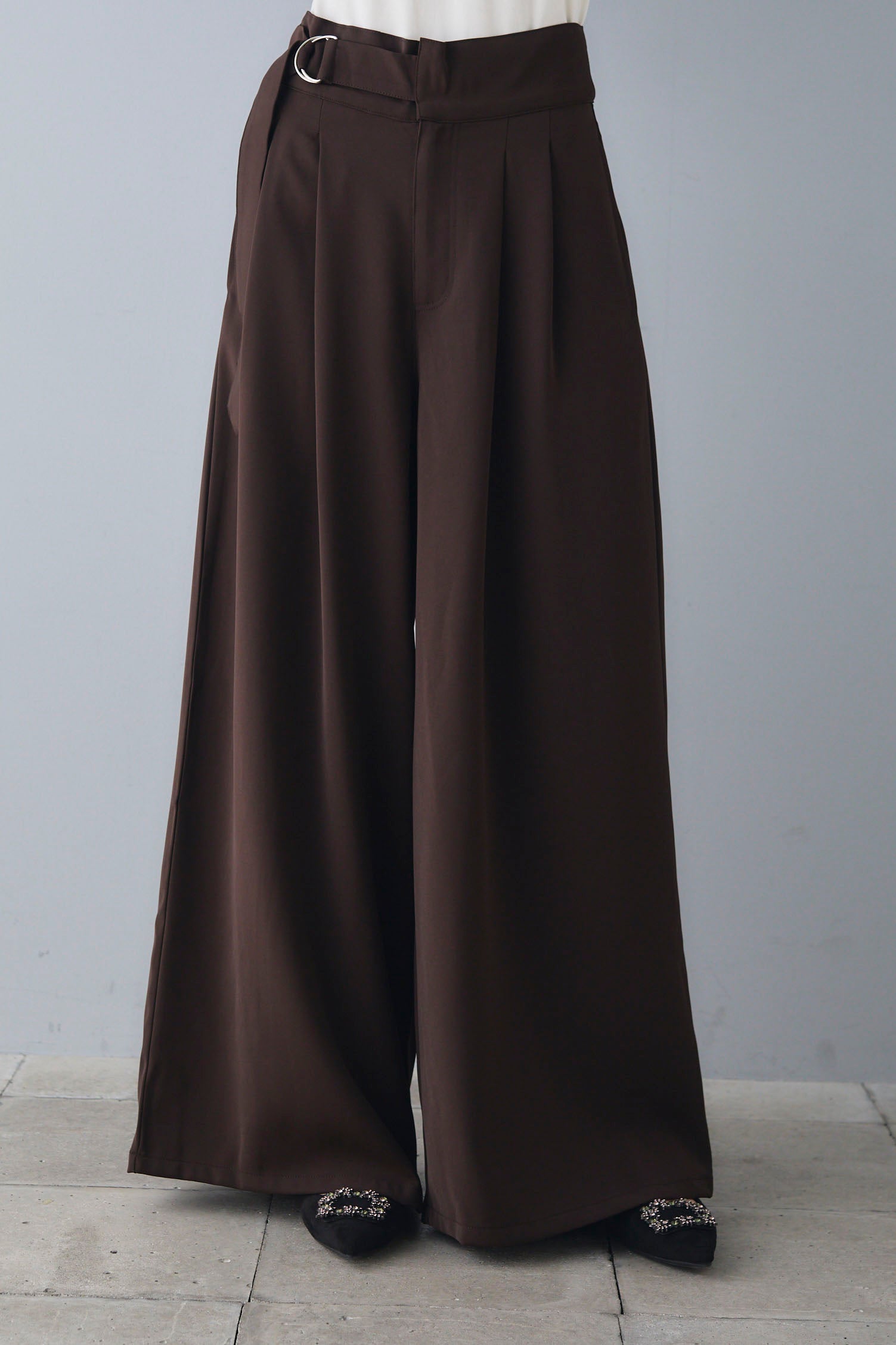 予約]ベルトデザインスーパーワイドパンツ – Frene