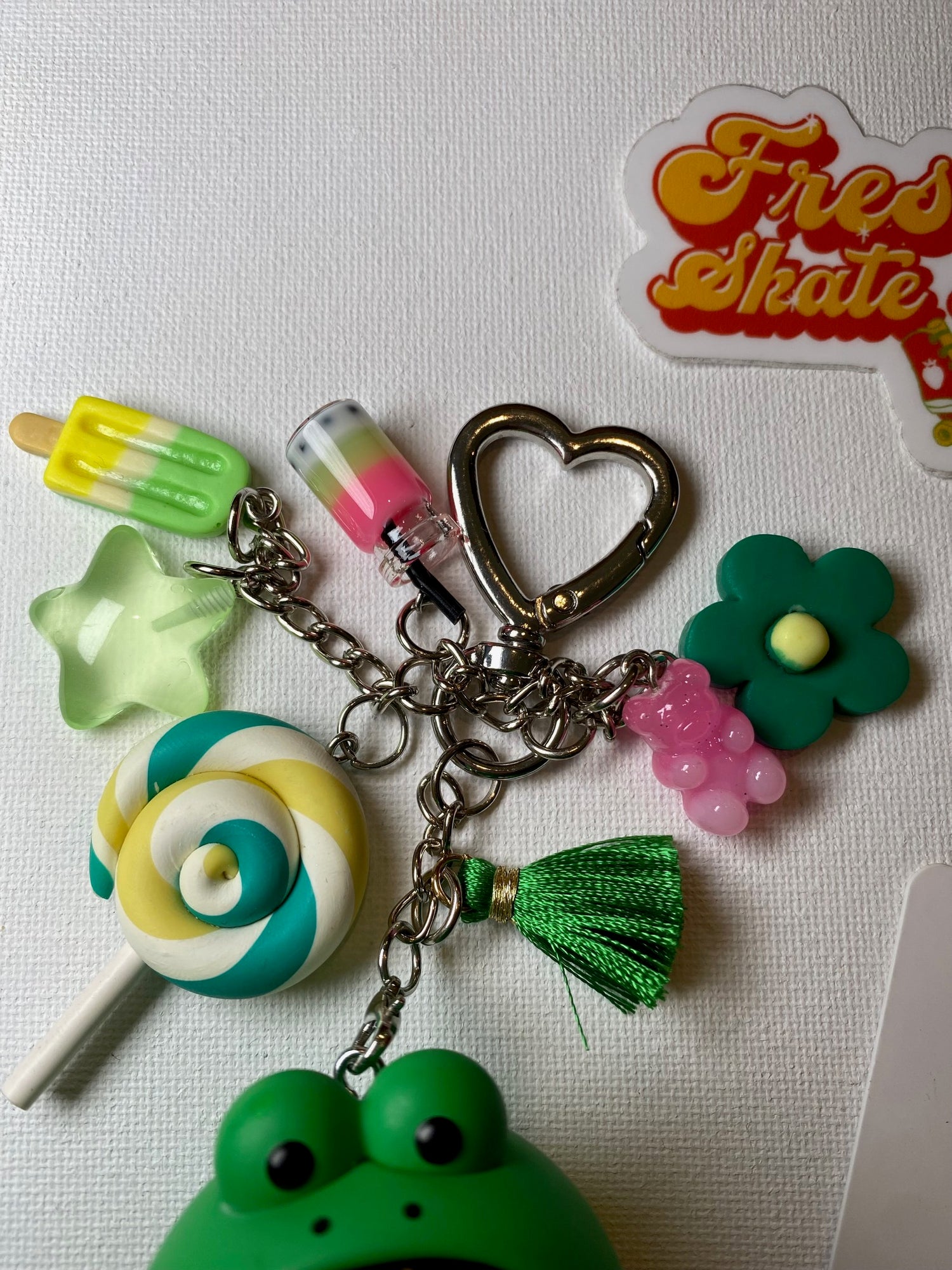 KEYCHAIN CRYBABY WHAT A FROG – Fresa's Skate Shop