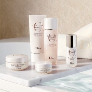 日本未発売！ディオールのカプチュールトータルがミニサイズで試せる