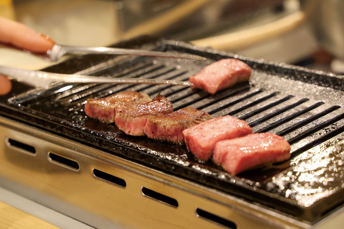 焼きの腕も一流 肉姫が明かすプロゴルファー御用達の焼肉店 | EVEN