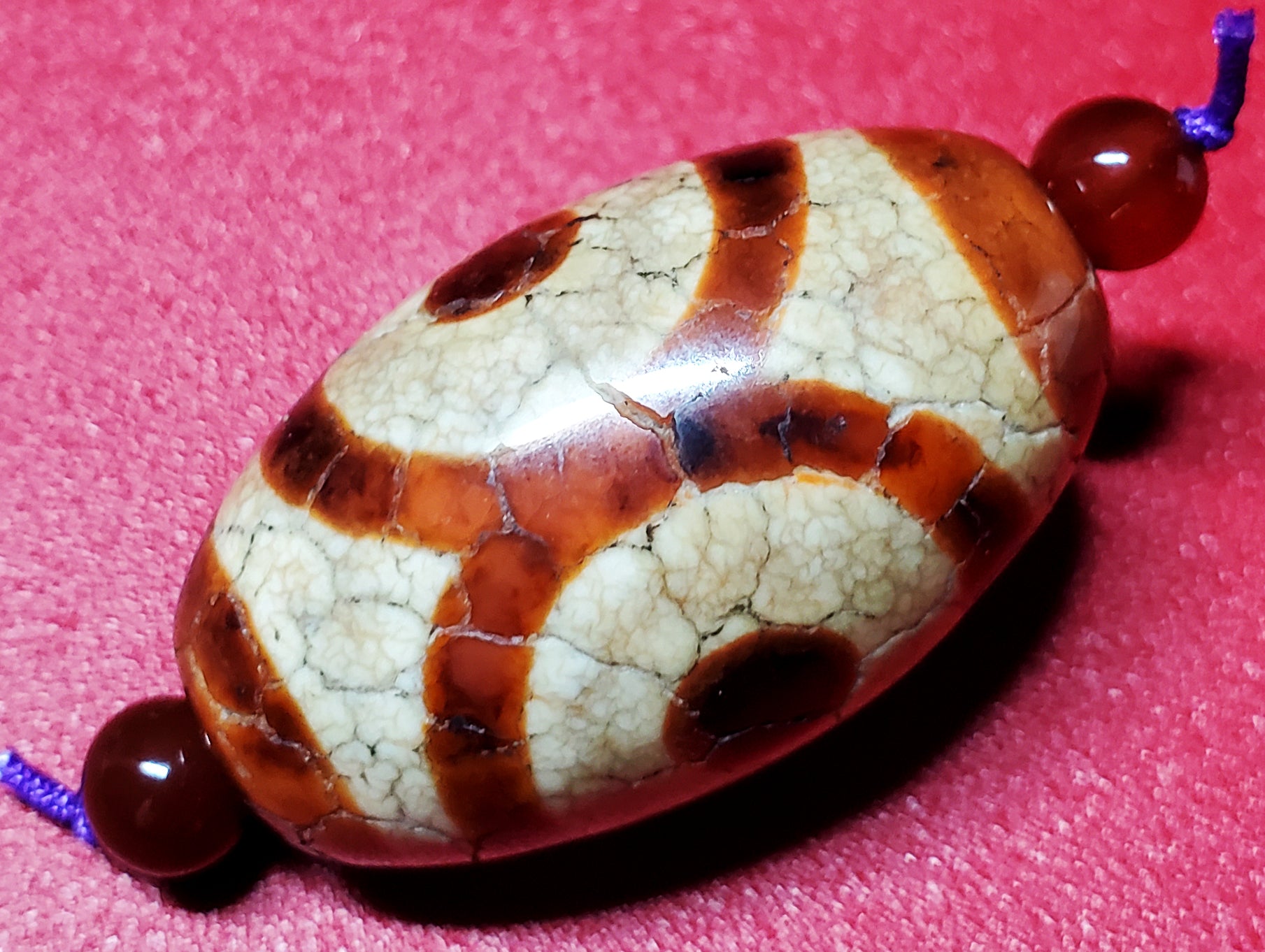 上肯天珠・虎牙三眼天珠 – 天然石の店 ふうちゃん