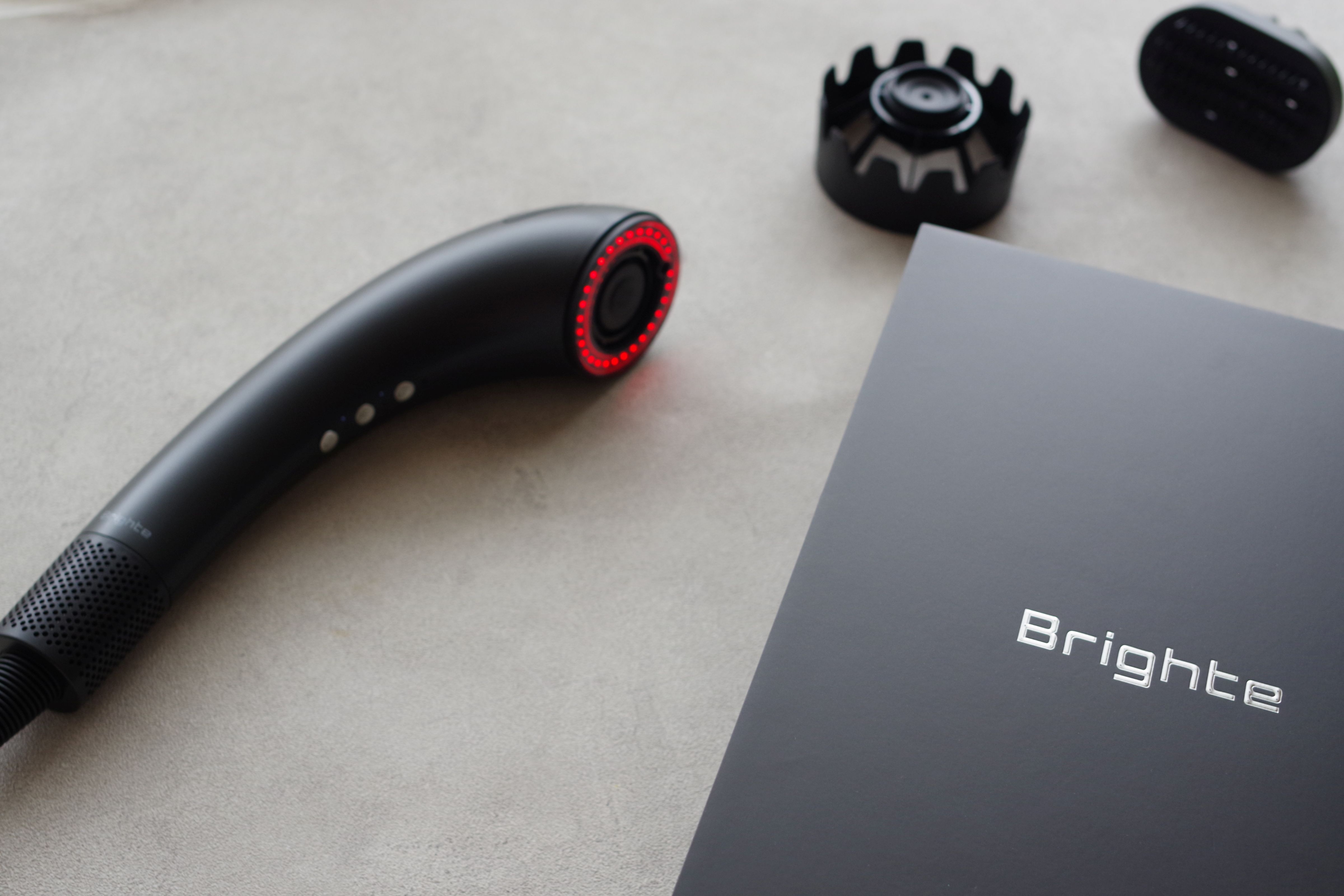 乾くのに、乾かない”？！次世代型ドライヤー「SHOWER DRYER」使って