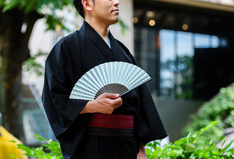 白竹堂×長谷川松寿堂】京友禅和紙紗綾形扇子 | 藤巻百貨店