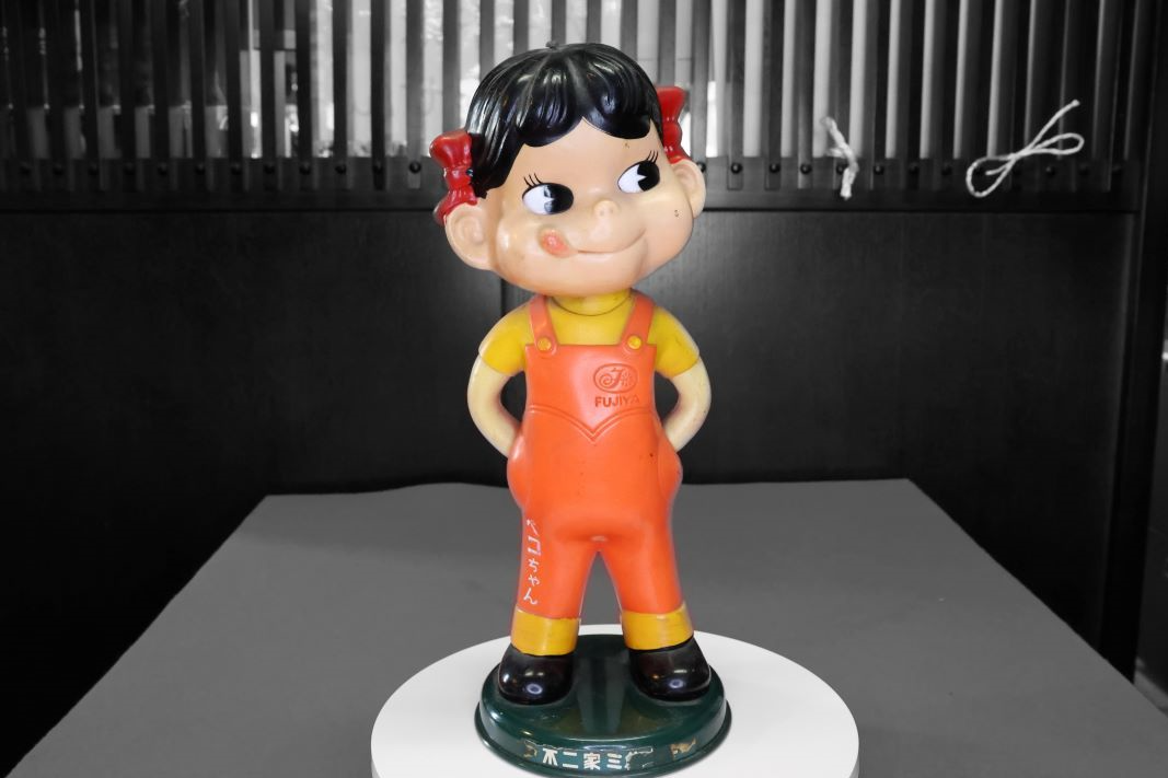 昭和レトロ ペコちゃん 首振り人形 不二家