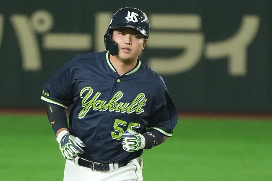 村上宗隆が14打席連続出塁…NPB記録にあと1打席 49号弾の後はセンター前