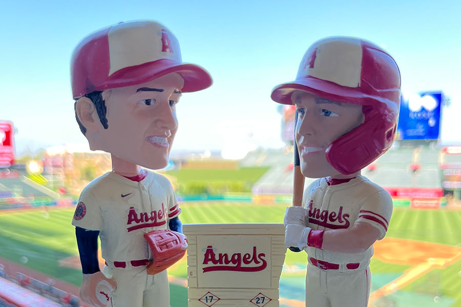 トラウタニ人形は「似てなさ加減が絶妙」 プレミア必至…開門前に長蛇の