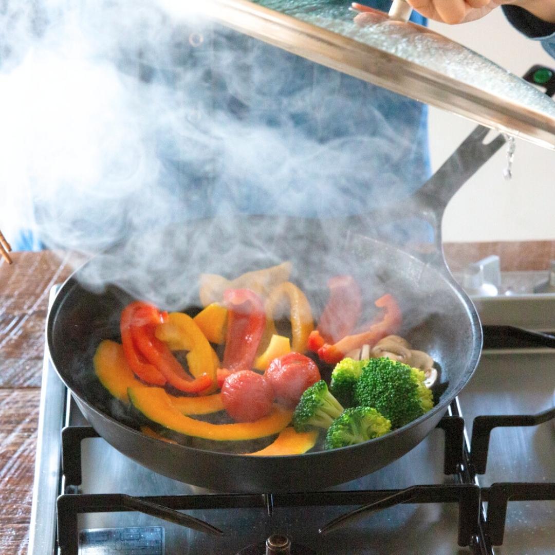 UNILLOY（ユニロイ）] 薄く軽い 鋳物フライパン 26cm 燕三条製