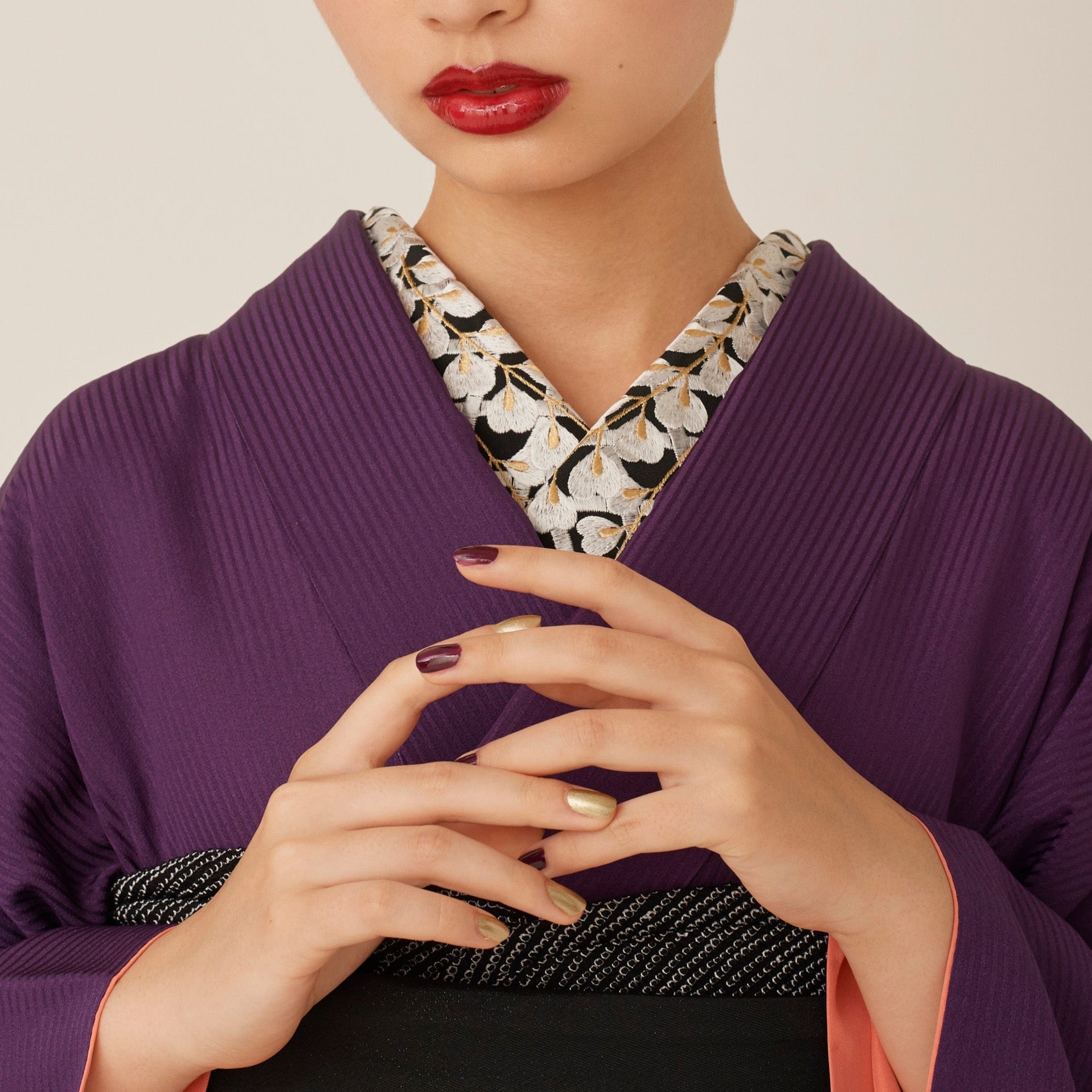 半衿 刺繍 「藤」 黒 – 振袖KAPUKI