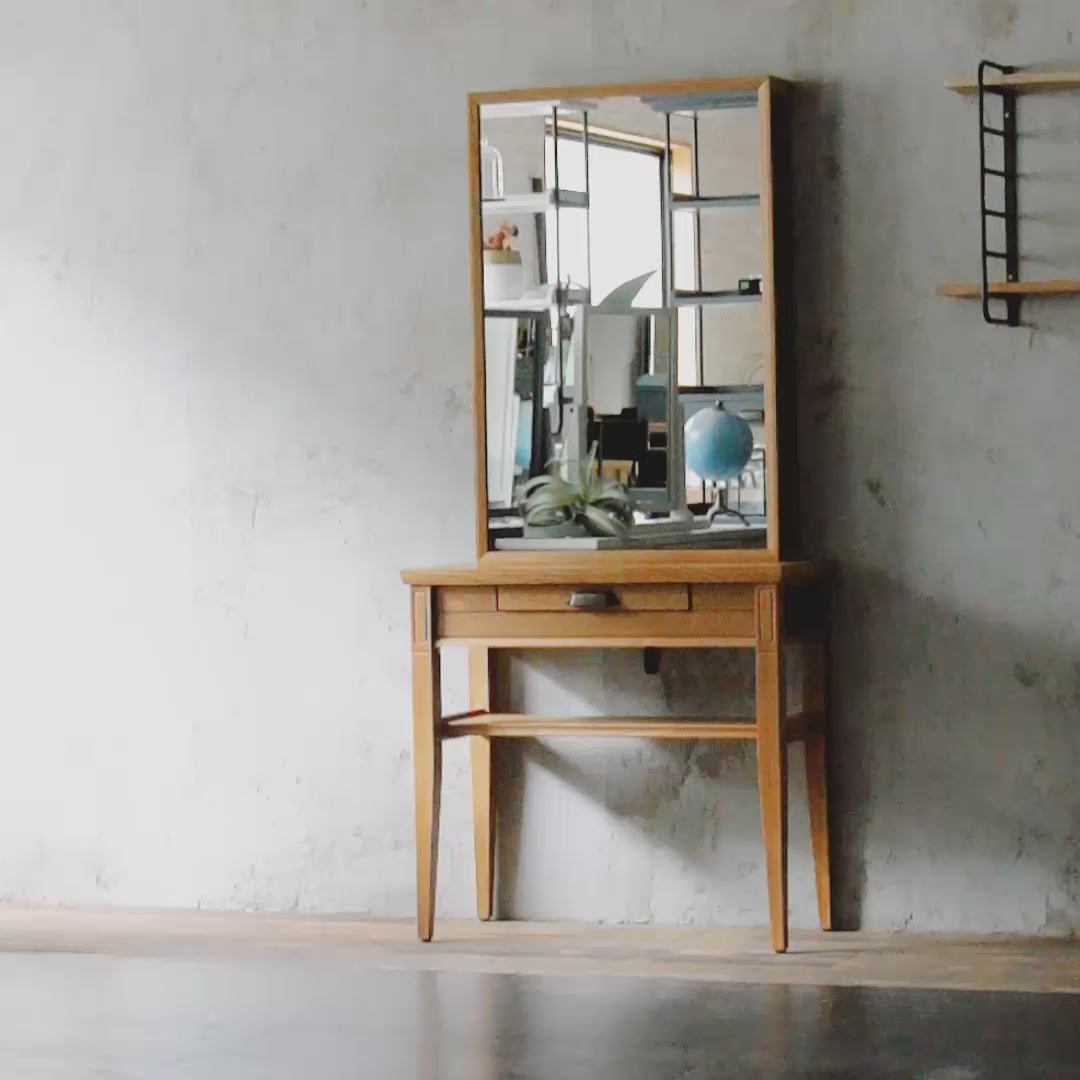 ヘアサロン |美容室 |セット面 |ミラー |ドレッサー | ウッド