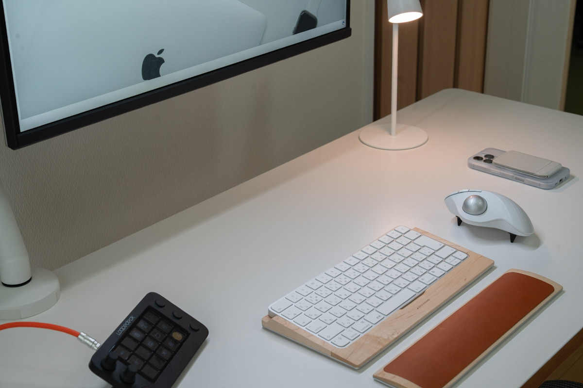 GROVEMADE キーボードトレイ&リストレストをレビュー｜デスクにある