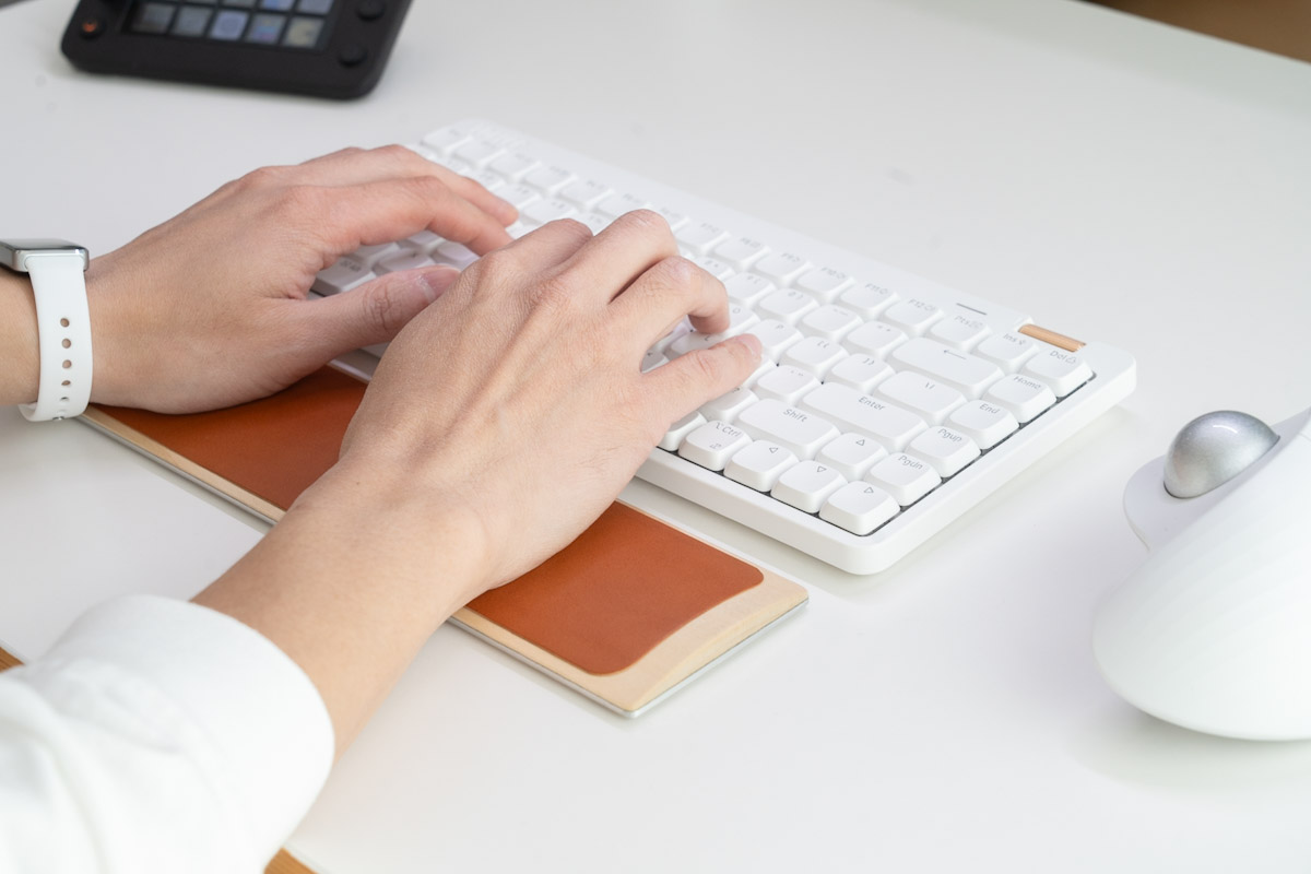 GROVEMADE キーボードトレイ&リストレストをレビュー｜デスクにある