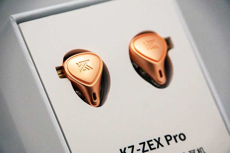 KZ ZEX Pro レビュー】KZらしいパワフルさが感じれる音。が、かなり