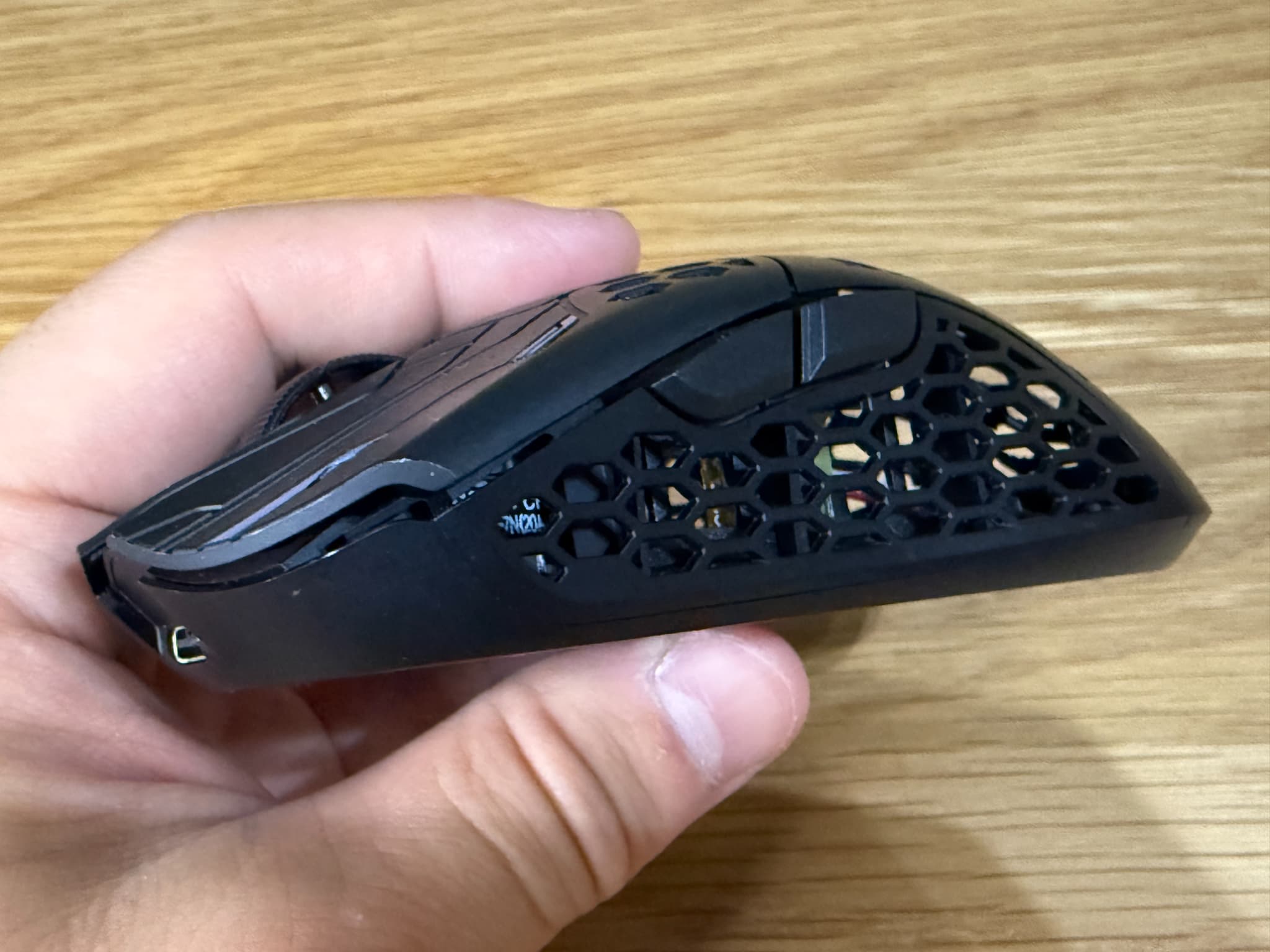 Finalmouse ULX Phantom レビュー｜初期ロットとビルドクオリティ