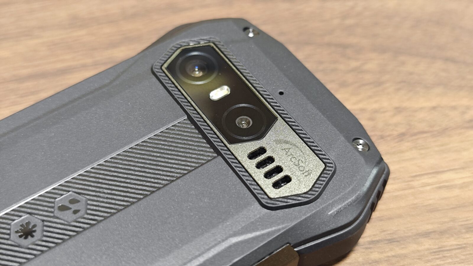 仕事やアウトドアに最適なタフネススマホ「Blackview N6000」レビュー