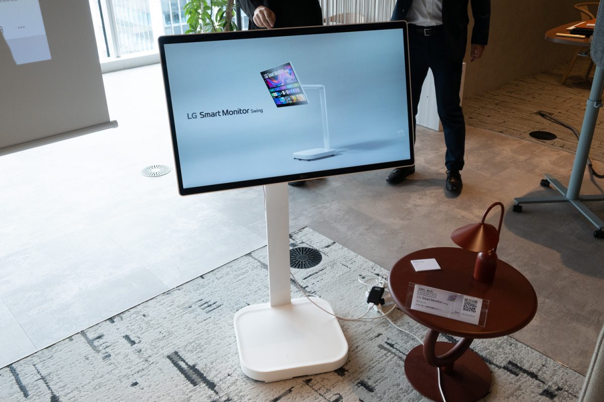 LG、“新発想”自在なスタンド搭載のスマートモニター「LG Smart Monitor
