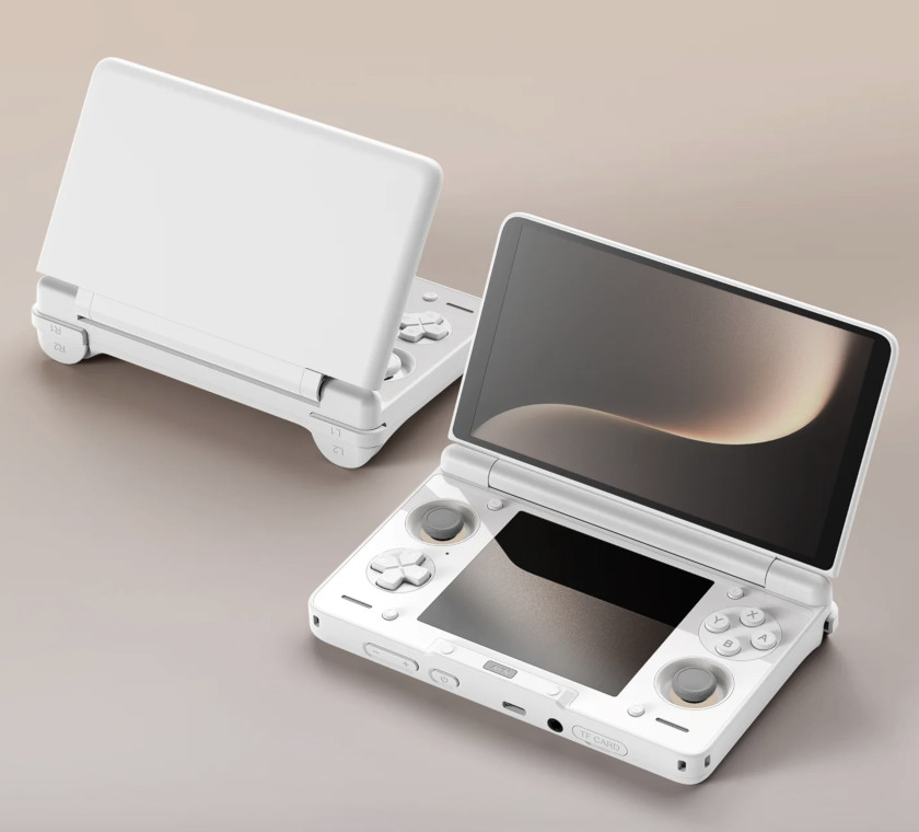大きさはほぼ3DS LL。「AYN Thor」は6インチ+4インチのダブル