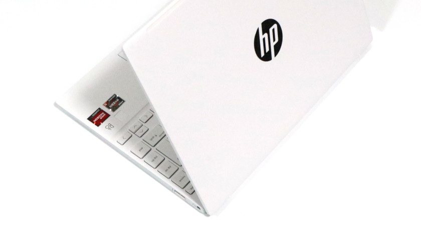 レビュー】 HP Pavilion Aero 13-be：軽量高性能でコスパ抜群な、外に