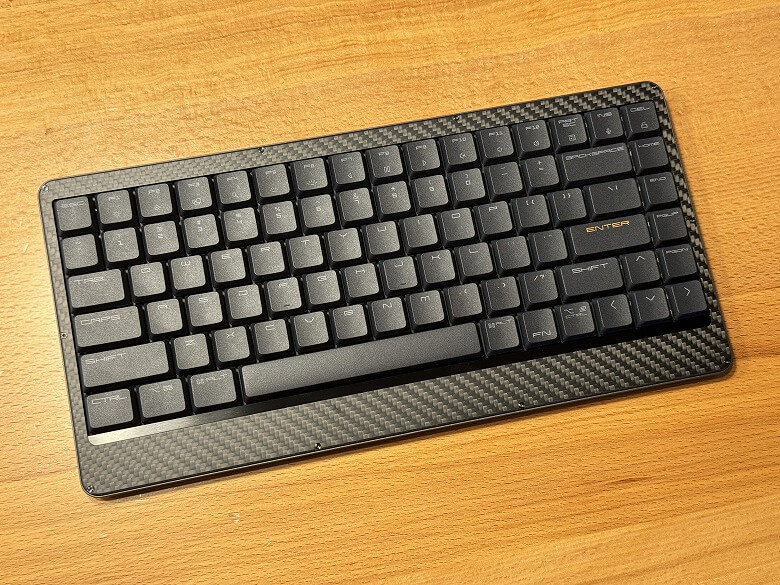 Lofree Edge レビュー】進化の速度が速すぎる！新スイッチの打鍵感が