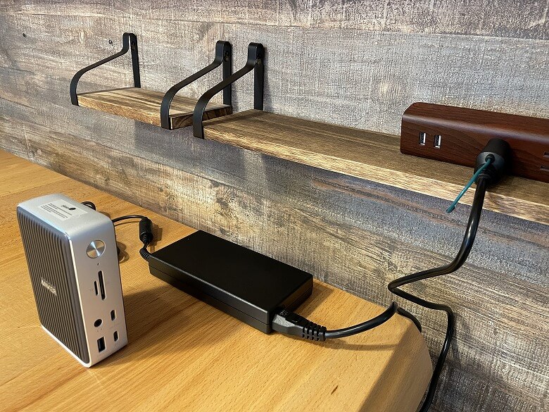 Anker PowerExpand Elite 13-in-1 Thunderbolt 3 Dock ドッキング